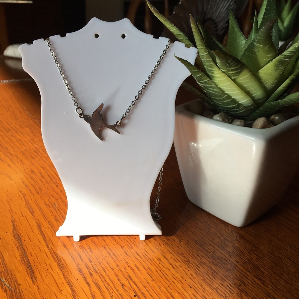 Silver bird necklace/chocker